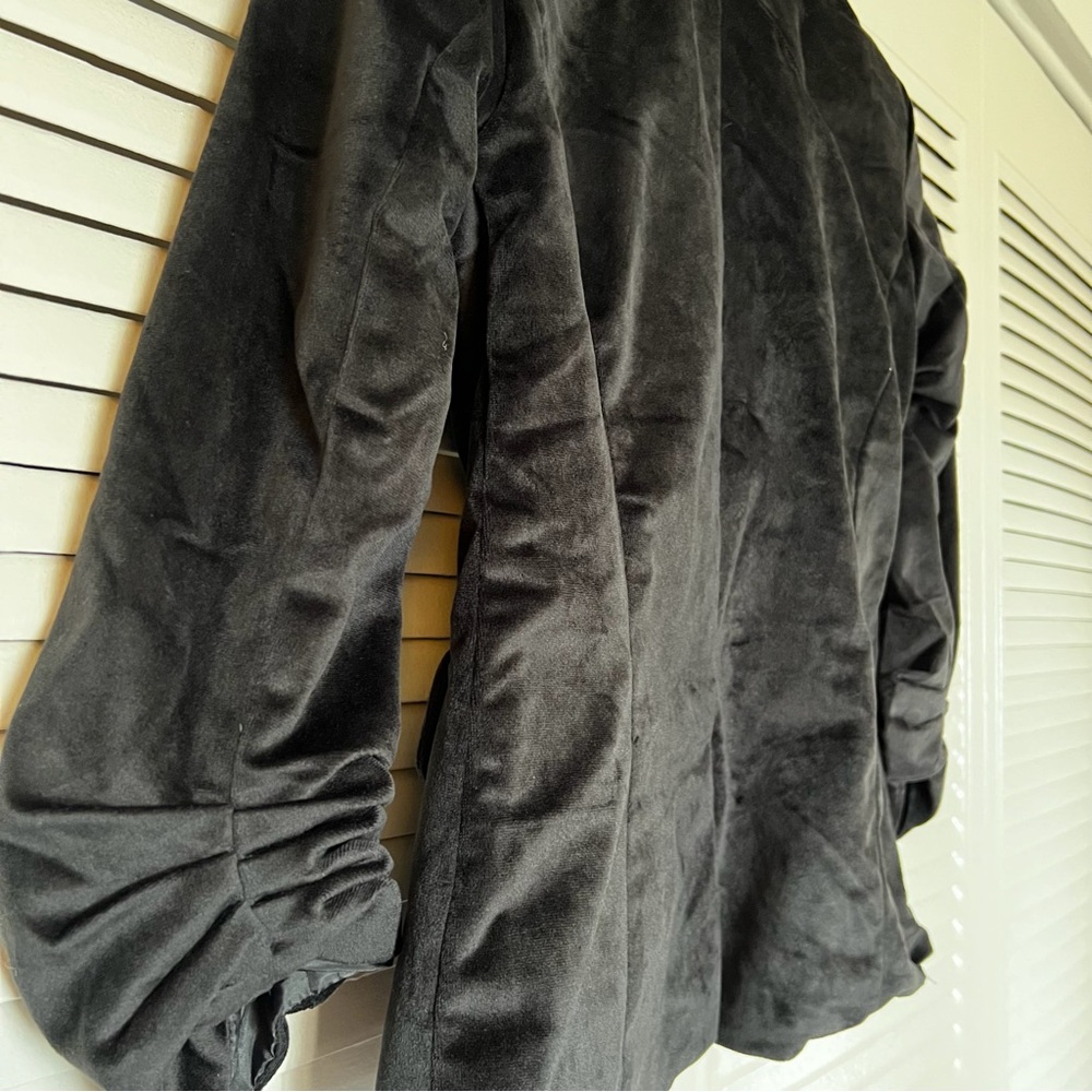 Paper Tee | Velvet Ruched Blazer - Picture 4 of 7